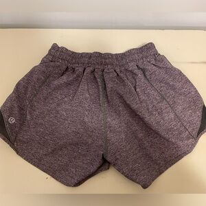 Lululemon, low rise, Hottie Hot shorts! Great condition! Size 4; 4 inches.
